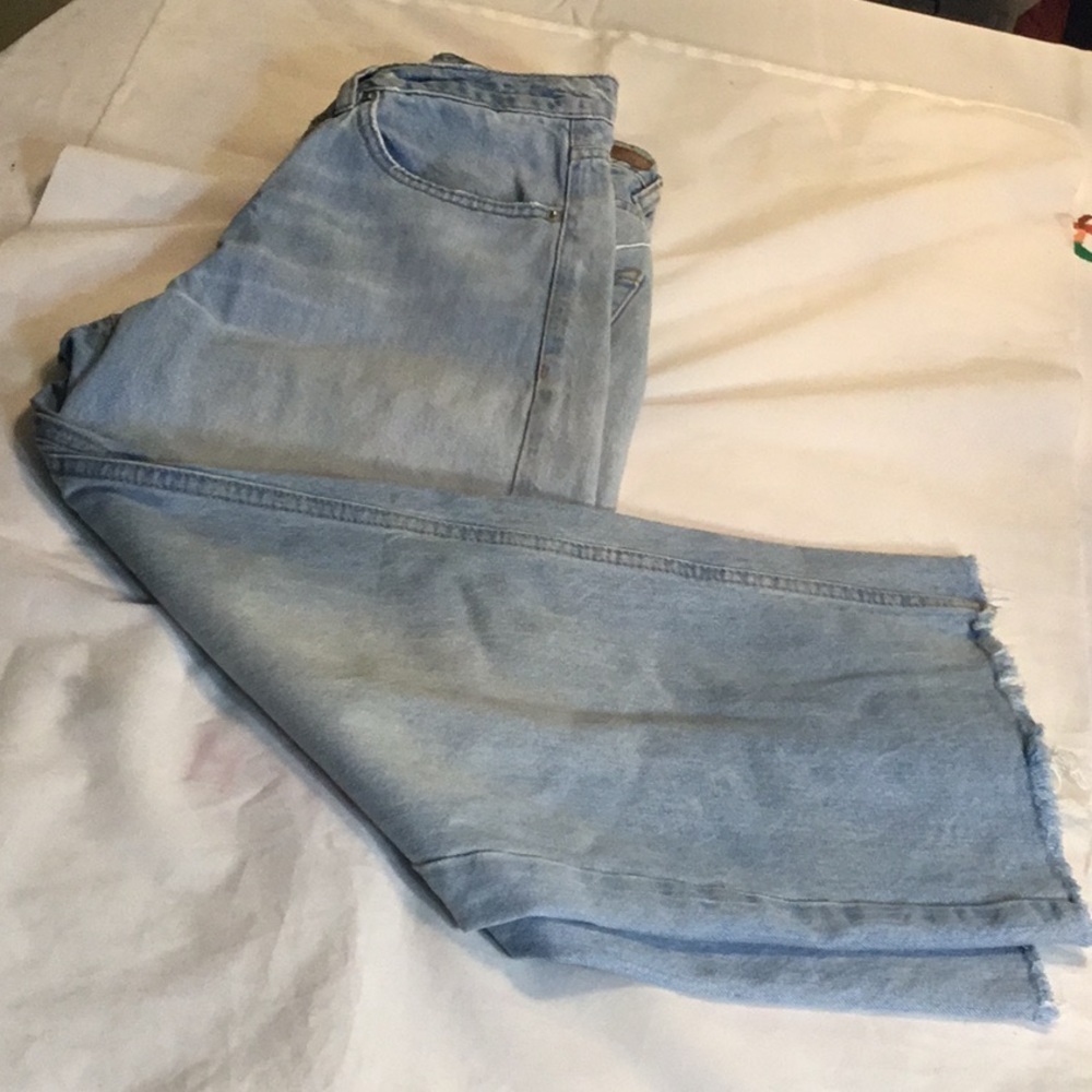 GARAGE 07 HIGH RISE WIDE STRAIGHT CROPPED‎ LEG JEANS